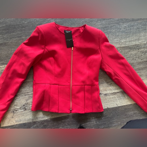 Tahari Red Pleated blazer gold zip jacket size 2 office‎ career - Picture 1 of 6